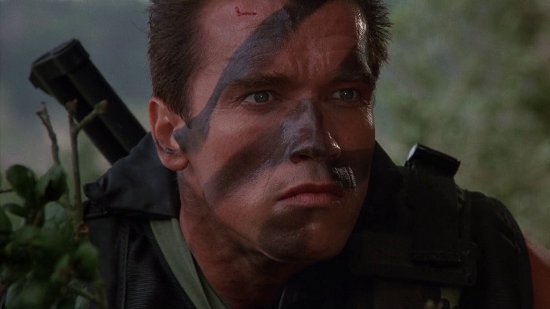 Commando (1985) – Review – We Have Issues