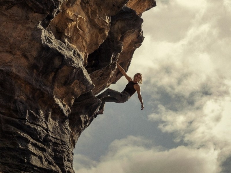 Apex (2026) – Review